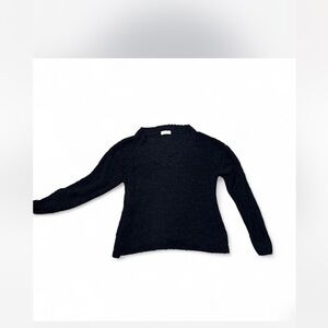 Zenana Outfitters Black V-Neck Sweater